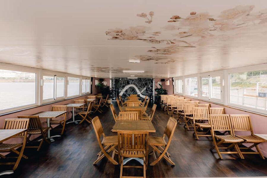 Bordeaux: Garonne River Yacht Cruise with Brunch - The seasonal buffet: sweet, savory, and practical