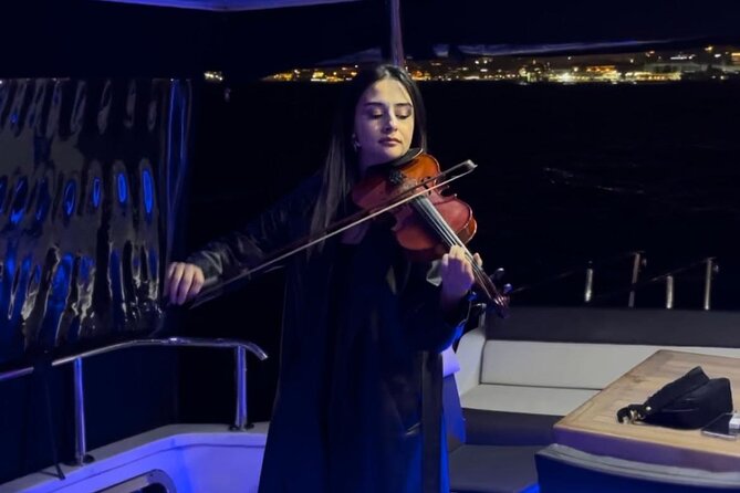 Bosphorus Night Cruise on Luxury Yacht - Küçüksu Palace and Beylerbeyi Palace from the water