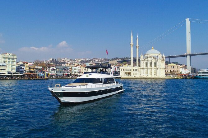 Bosphorus Night Cruise on the Luxury Yacht - Küçüksu Palace and Beylerbeyi Palace