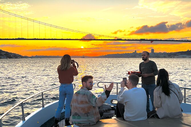 Bosphorus Sunset or Daytime Yacht Cruise with Snacks & Live Guide - Starting near Arap Camii in Beyoğlu