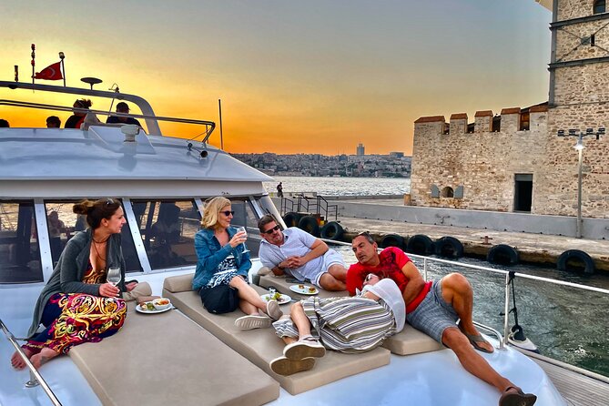 Bosphorus Sunset or Daytime Yacht Cruise with Snacks & Live Guide - Why sunset is worth choosing