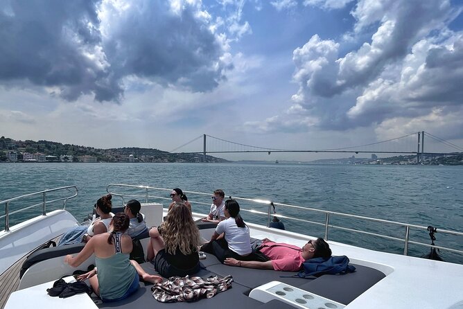 Bosphorus Yacht Cruise Experience: Visit the Asian Side - The Asian-side pause in Kanlıca