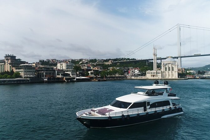 Bosphorus Yacht Cruise with Stopover on the Asian Side - (Morning or Afternoon) - The 30-minute stop in Kanlıca