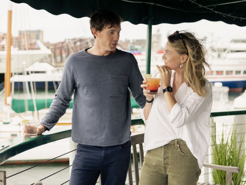 Boston: Harbor Sunset Yacht Cruise - A sunset cruise built around Boston’s harbor light