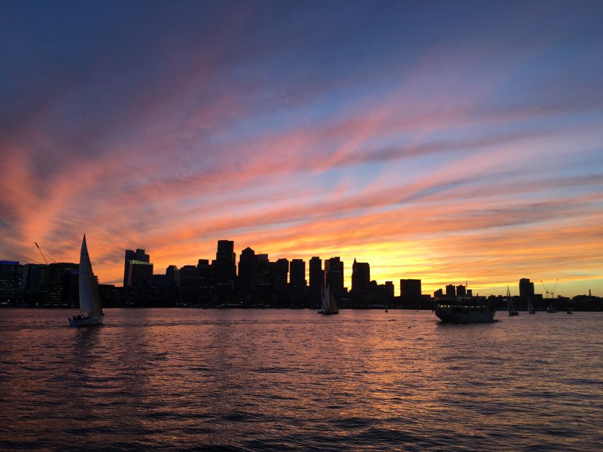 Boston: Harbor Sunset Yacht Cruise - Castle Island and Fort Independence