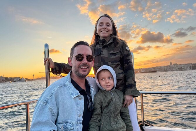 Budget Evening Cruise: Dinner, Live Shows & Party - Crossing under the Bosphorus Bridge