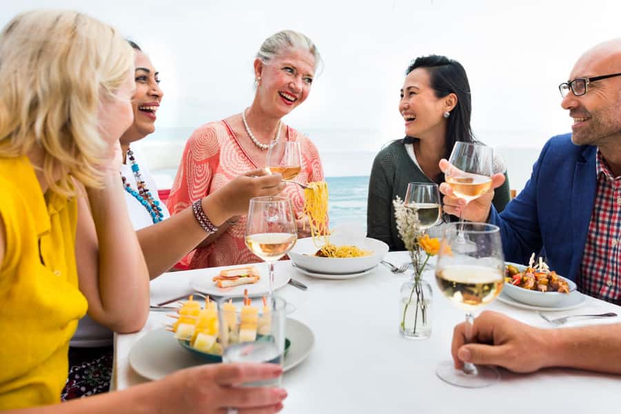 Burj Al Arab: 2-Hour Yacht Tour with BBQ Dinner - A BBQ Buffet With Fresh Grill Items