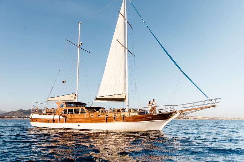 Cabo: Luxury Yacht Snorkel Cruise with Lunch and Open Bar - Key points to know before you book