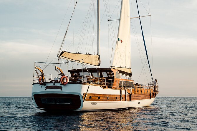 Cabo San Lucas Luxury Sailing Yacht and Dinner with a Chef - Who will enjoy this sailing dinner