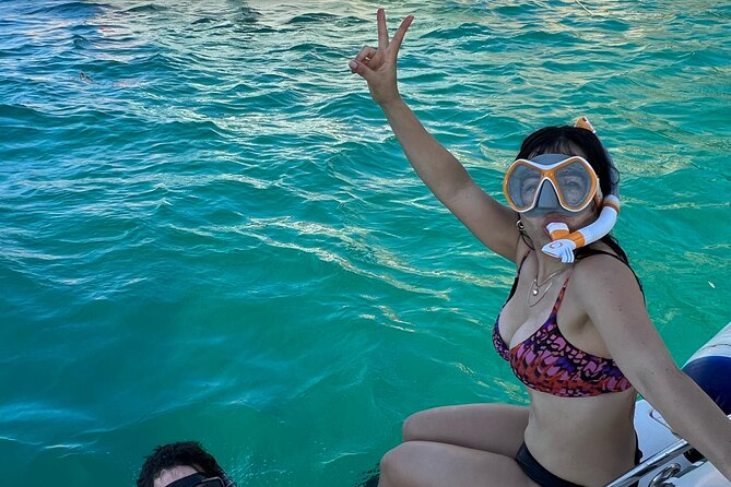 Cabo San Lucas Private Yacht Tour with Snorkel - Comfort, crew service, and the two-hour limit