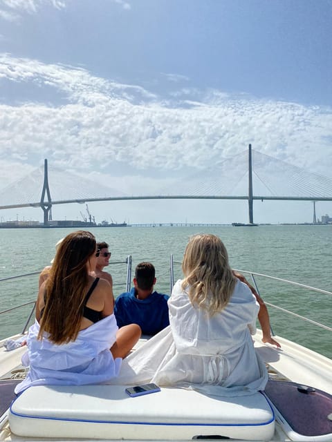 Cadiz: Exclusive Yacht excursion to La Caleta or Pepa Bridge - Booking, timing, and cancellation points