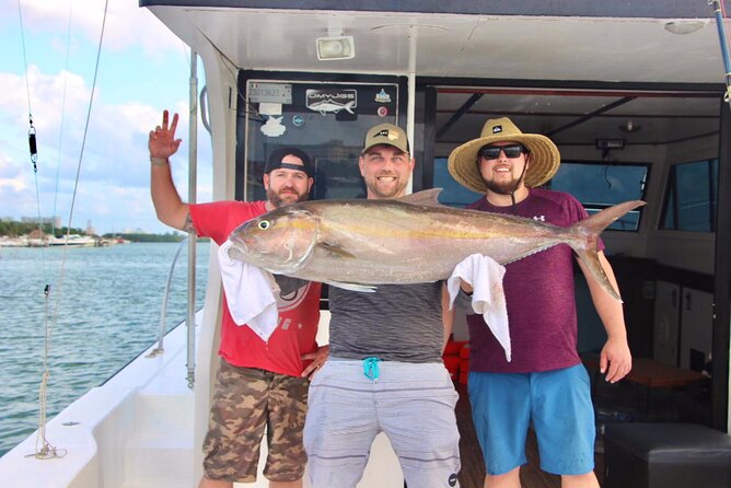 Cancun fishing charter if you don't fish you don't pay 46ft yacht 12pax 25P14 - Trolling for marlin, sailfish, tuna, and dorado