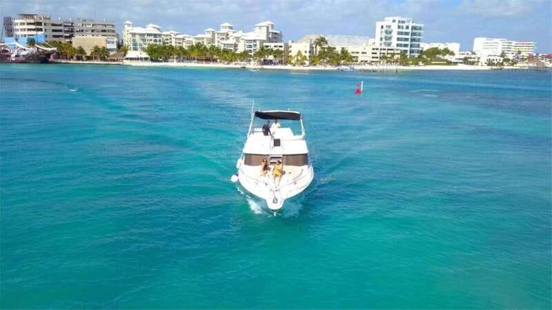Cancun: Private Luxury 46-Feet Flybridge Yacht Cruise - Choosing between two, four, and six hours