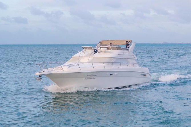 Cancun Yacht Tour - SEARAY YACHT 46 FT GREAT FOR SUNSET 15 PEOPLE MAX 25P9 - What the crew and boat add to the day