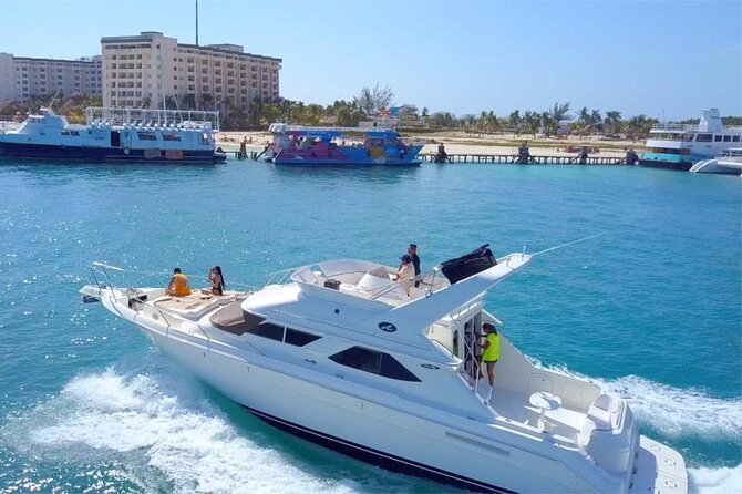 Cancun yachts rental YACHT 46 FT, 15 PAX MAX 25P12 - Reaching Isla Mujeres on the four-hour trip