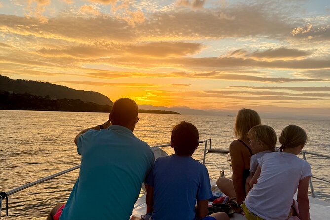 Cefalù : Mini Yacht Tour with Aperitif, Snorkeling and Caves - The main Lungomare shows Cefalù at its liveliest