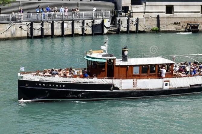 Chicago River Architecture Tour Aboard a Historic Yacht - Comfort, refreshments, and sun protection
