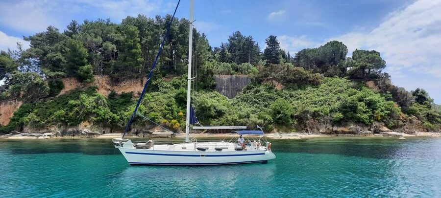 Corfu: Half-day Private Cruise with Sailing Yacht - Around the Old Fortress and into Garitsa Bay