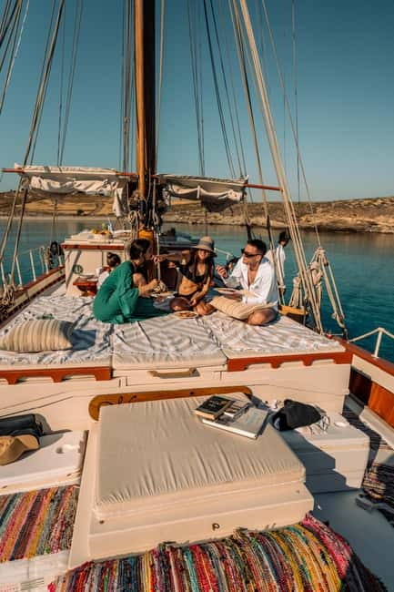 Corfu: Sunset Cruise on a Traditional Wooden Sailing Yacht - Sailing past Corfu’s old fortress and Garitsa Bay