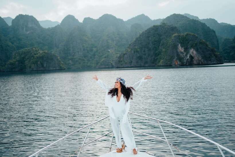 Coron: Private Island-Hopping Tour on a Yacht or Speedboat - Kayangan Lake, Coron’s famous first stop