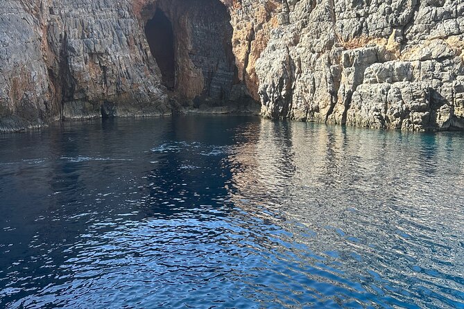 Crete Yacht Cruises 6-hours private Guided Cruise in Ag. Nikolaos - A family-style meal from the garden