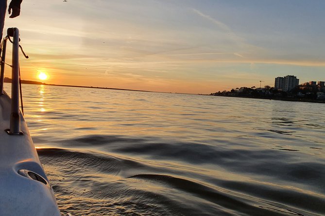 Day trip by private yacht to Curva da Lomba from Porto - What the private yacht format really gives you