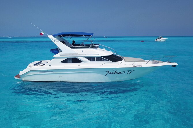 Deluxe Yacht 48FT with FlyBrige Rental in Cancun - What you should bring, and what you cannot bring