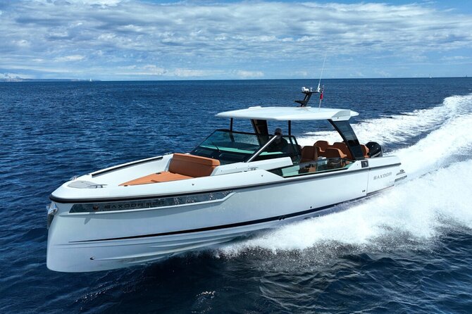 Discover the beauty of the Messinian Inousses Islands on a Yacht - Kardia, the small island shaped like a heart