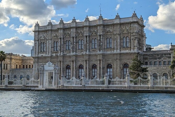 Dolmabahçe Palace and Sunset Tour on Luxury Yacht - Küçüksu, Beylerbeyi, and the Maiden’s Tower