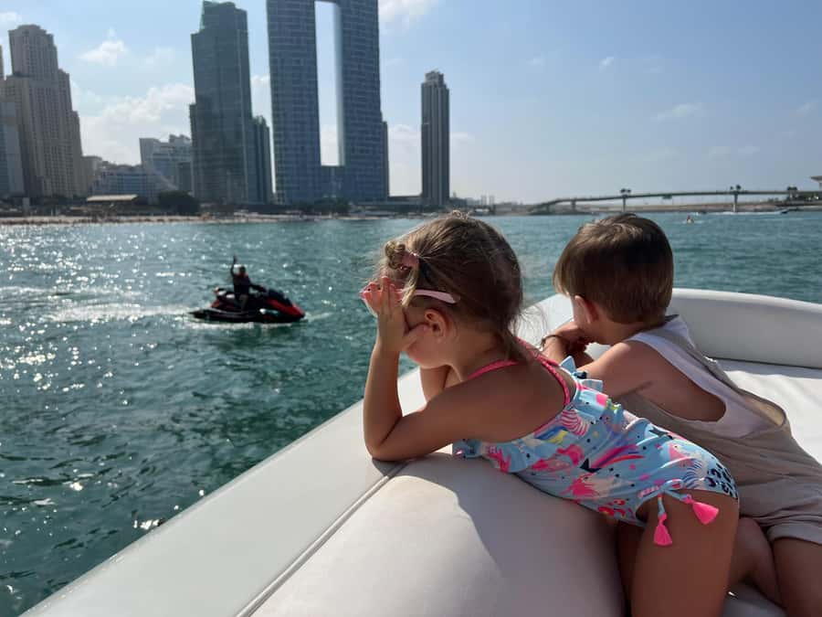 Dubai: 52ft Private Luxury Yacht Experience - What the 52ft yacht gives you onboard