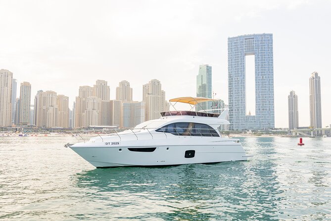 Dubai: 52ft Private Luxury Yacht For Rental - What the private yacht setup feels like