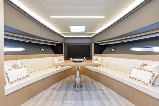 Dubai: 52ft Private Luxury Yacht For Rental - Atlantis, Palm Jumeirah, and the Palm route