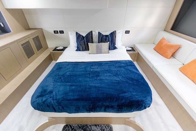 Dubai: 52ft Private Luxury Yacht For Rental - Burj Al Arab and Dubai’s iconic hotel view