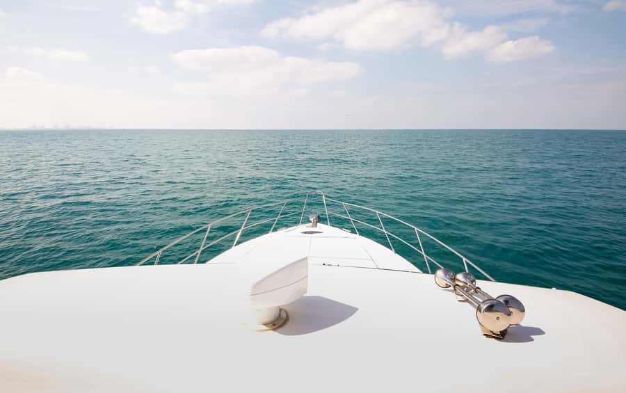 Dubai: Atlantis and Burj Al Arab Cruise on Luxury Yacht - The lagoon swimming stop