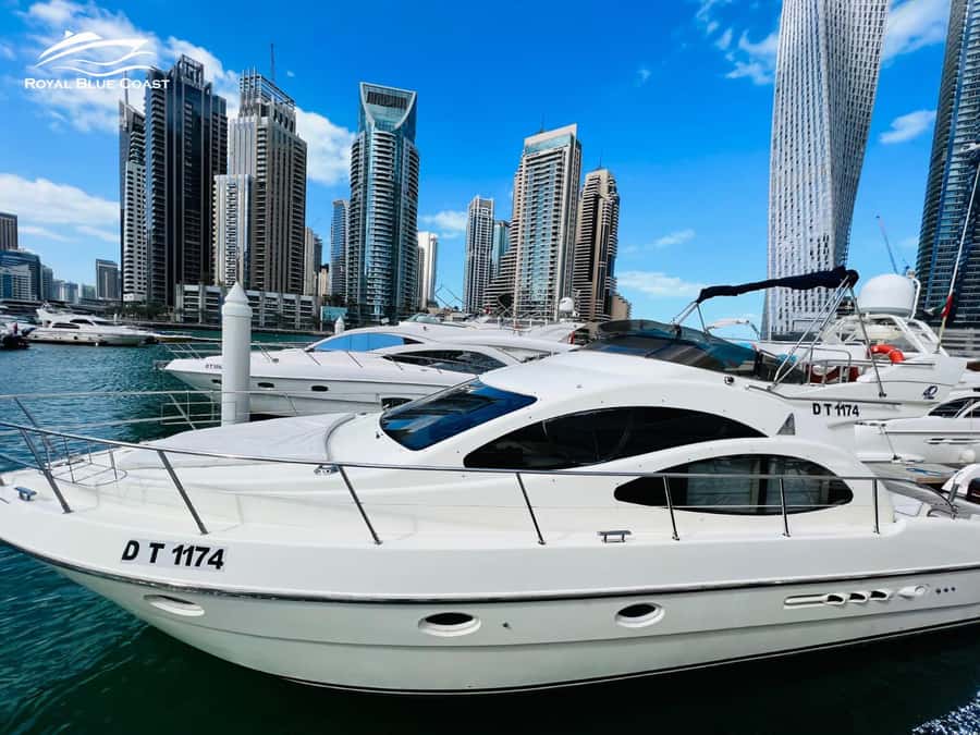 Dubai: Azimut 42 Feet Private Luxury Yacht Cruise - Choosing one, two, three, or four hours