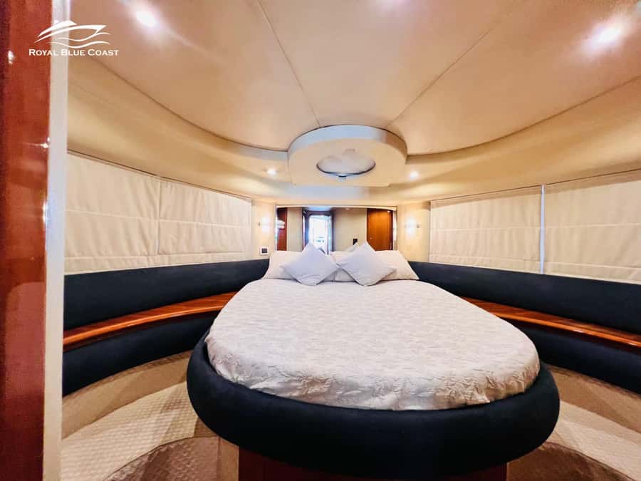 Dubai: Azimut 42 Feet Private Luxury Yacht Cruise - Is $160 good value for a private yacht?