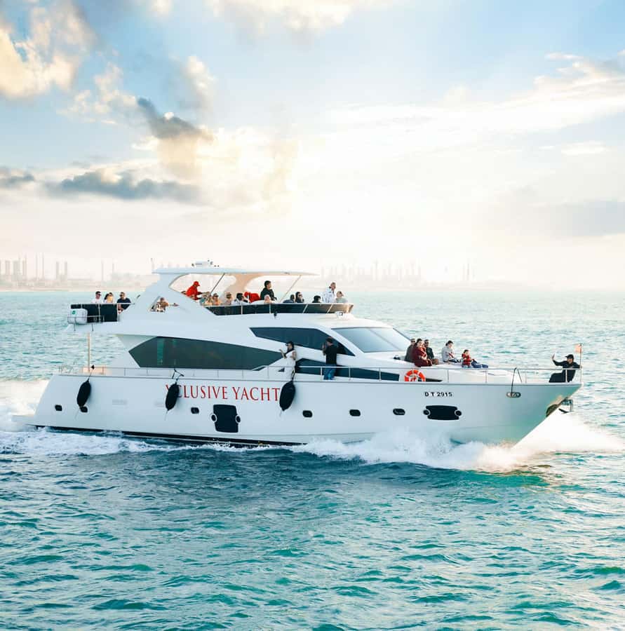 Dubai Harbor: Luxury Yacht Tour with BBQ Options - Choosing between the one-hour and two-hour cruises