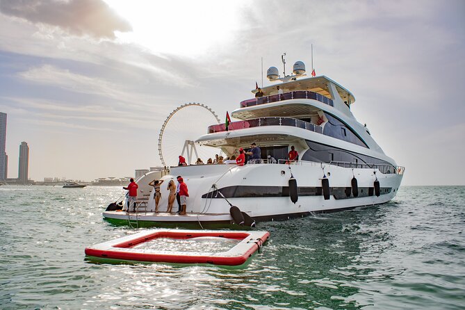 Dubai Harbour Super Yacht Experience with gourmet & Drinks - Getting to Dubai Harbour without losing time