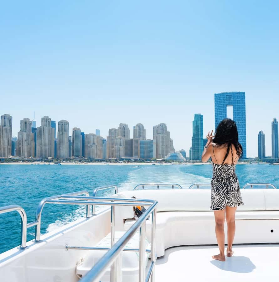 Dubai: Instagrammable Yacht Tour with Drinks & Ain/JBR Views - The first 15 minutes on the water