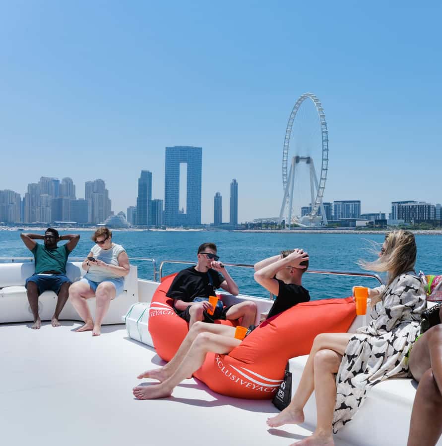 Dubai: Instagrammable Yacht Tour with Drinks & Ain/JBR Views - Choosing between daytime, sunset, and evening