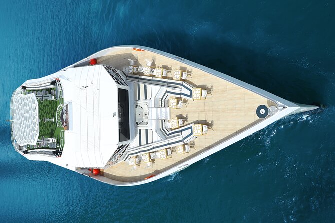 Dubai: Lotus Mega Yacht 3-Hours Dinner Cruise Tour - Dinner: More Than a Standard Buffet