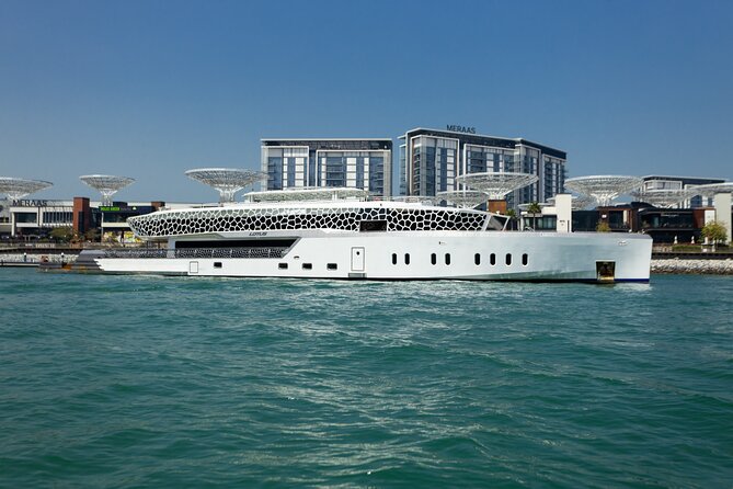 Dubai: Lotus Mega Yacht 3-Hours Dinner Cruise Tour - Getting There and Planning the Evening