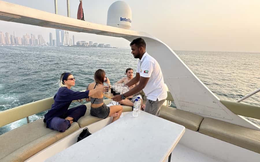 Dubai: Luxury Sunset Yacht Tour with Snacks and Drinks - Bluewaters Island and Ain Dubai from the Gulf