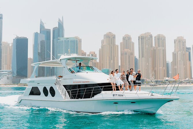 Dubai Marina 1hr Yacht tour with Drinks - Is One Hour Enough?