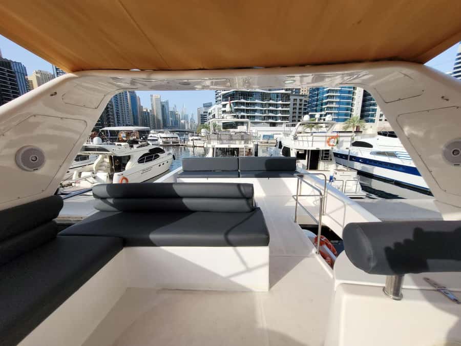 Dubai Marina luxury Yacht Tour: AinDubai,JBR &Harbour(1Hour) - Finding Splash Tours behind Al Rahim Mosque