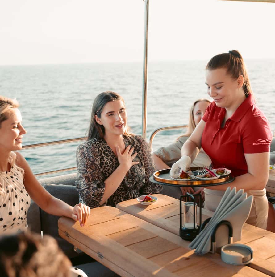 Dubai Marina: Luxury Yacht Tour with Breakfast or BBQ Option - Breakfast, BBQ and drinks