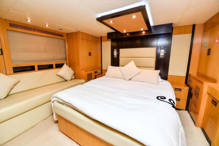 Dubai: Marina Private Luxury Yacht Tour - Best departure times for your plans