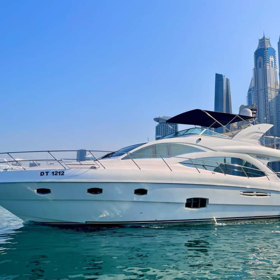 Dubai: Marina Sightseeing on Yacht with Breakfast - Jumeirah Beach Residence and The Beach