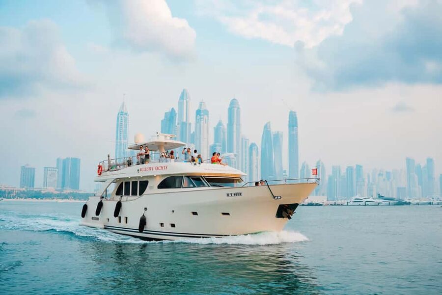 Dubai Marina Yacht Tour: Ain Wheel, JBR & Harbour in 1 Hour - Why this short Dubai Marina cruise works