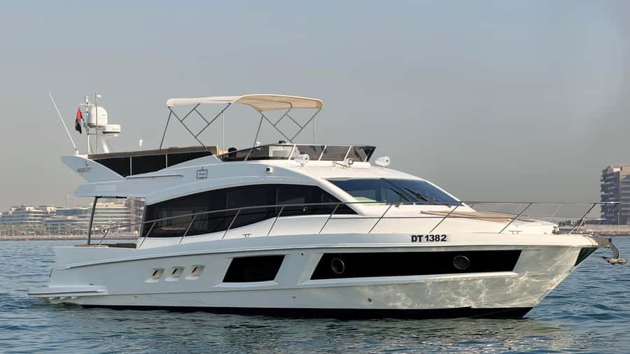 Dubai: Palm Jumeirah luxury private yacht Tour - What this Dubai yacht trip really offers